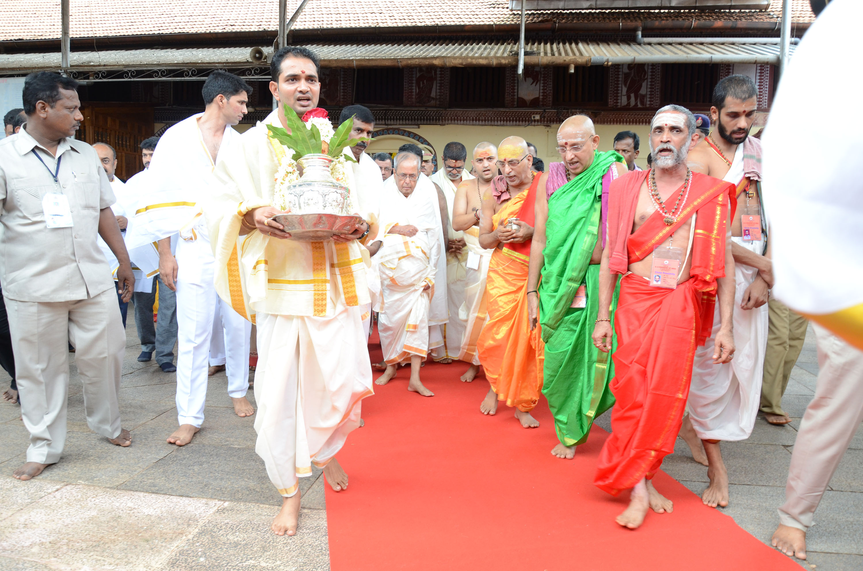 ಕೊಲ್ಲೂರು: ಮೂಕಾಂಬಿಕೆಗೆ ವಿಶೇಷ ಪೂಜೆ ಸಲ್ಲಿಸಿದ ರಾಷ್ಟ್ರಪತಿ